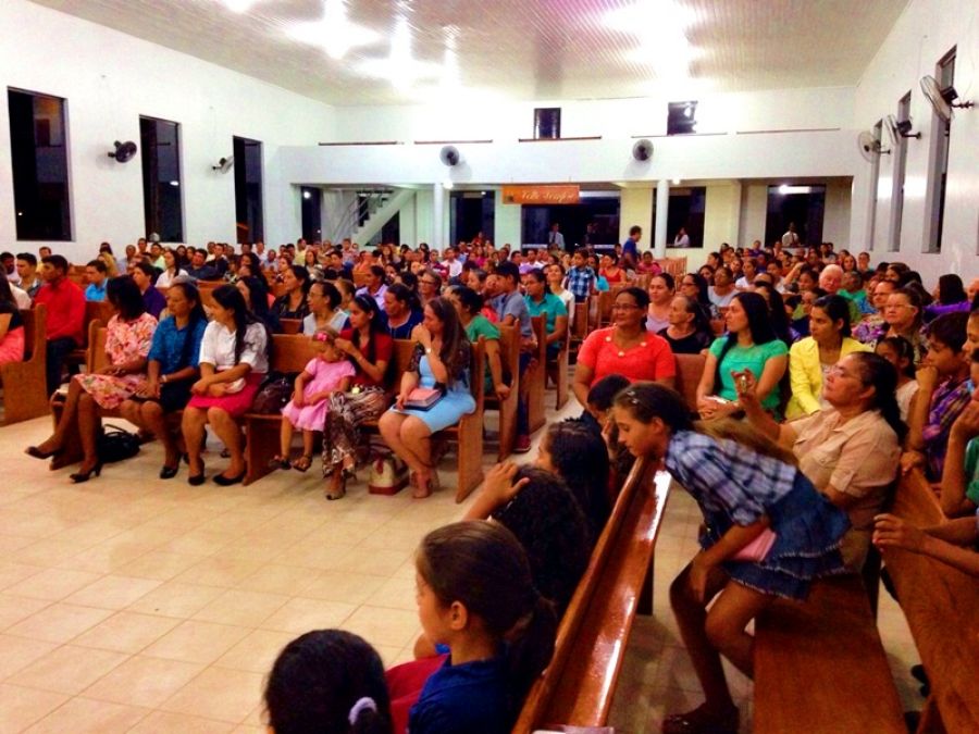ASSEMBLEIA DE DEUS HOMENAGEIA AS MÃES