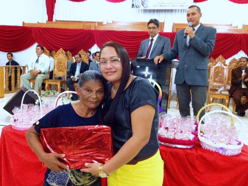MÃE COM MAIS FILHOS